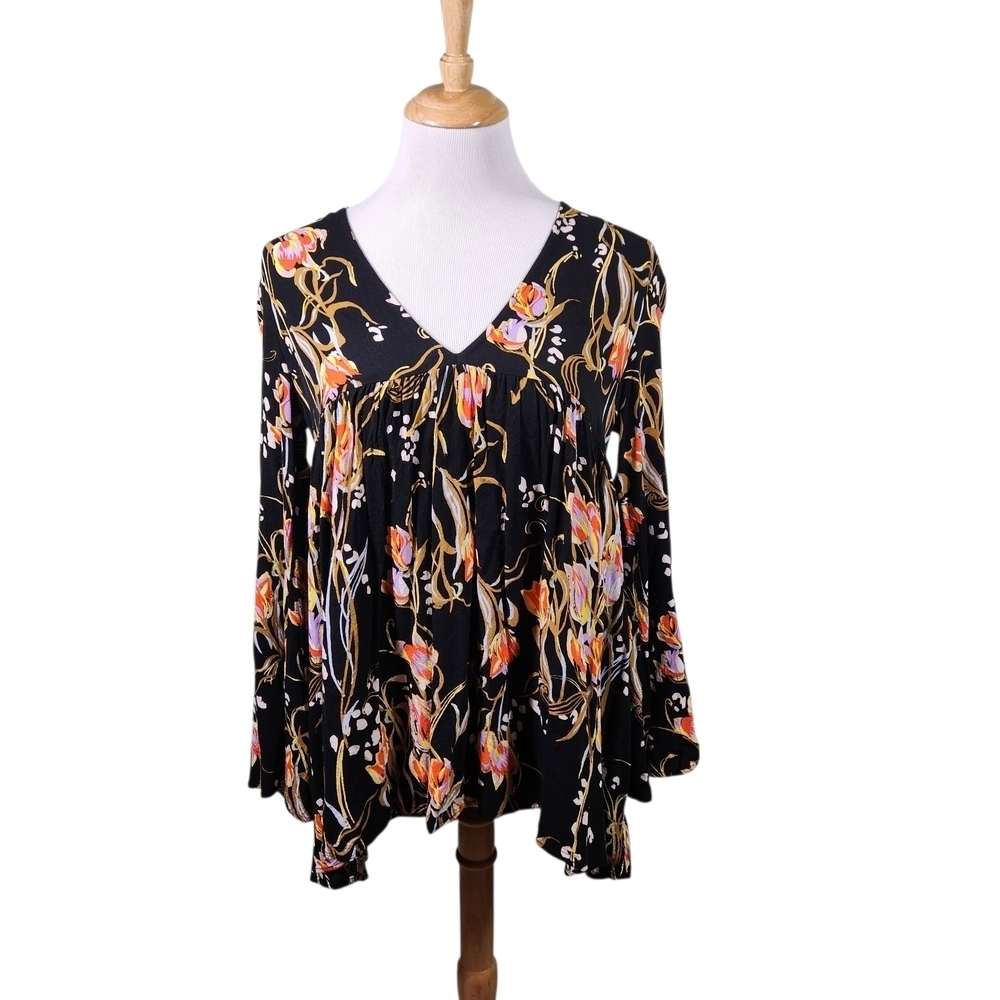 Free People Belle Blouse V-neck Bell sleeves 100% rayon, sz Small